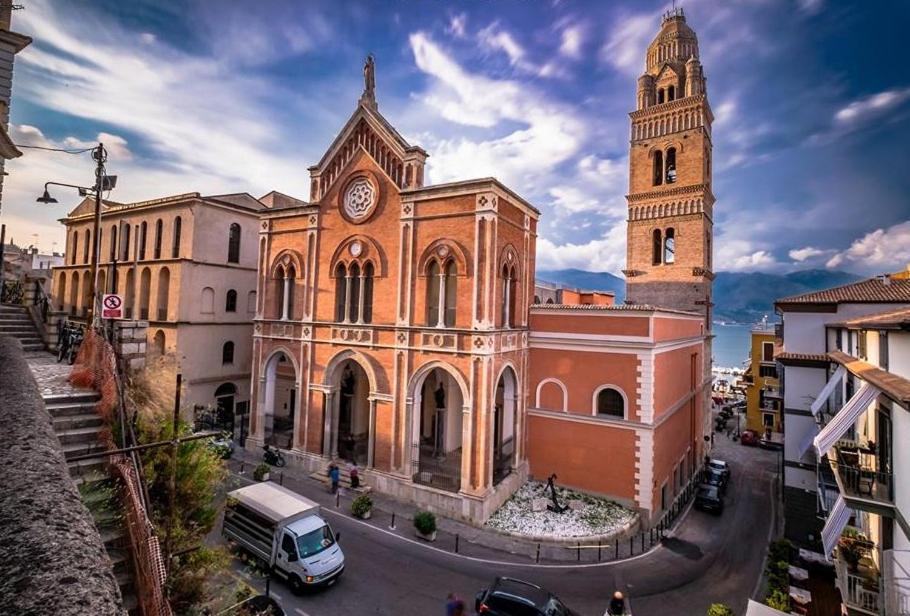 Oltre Il Mare Guest House Gaeta Exterior foto