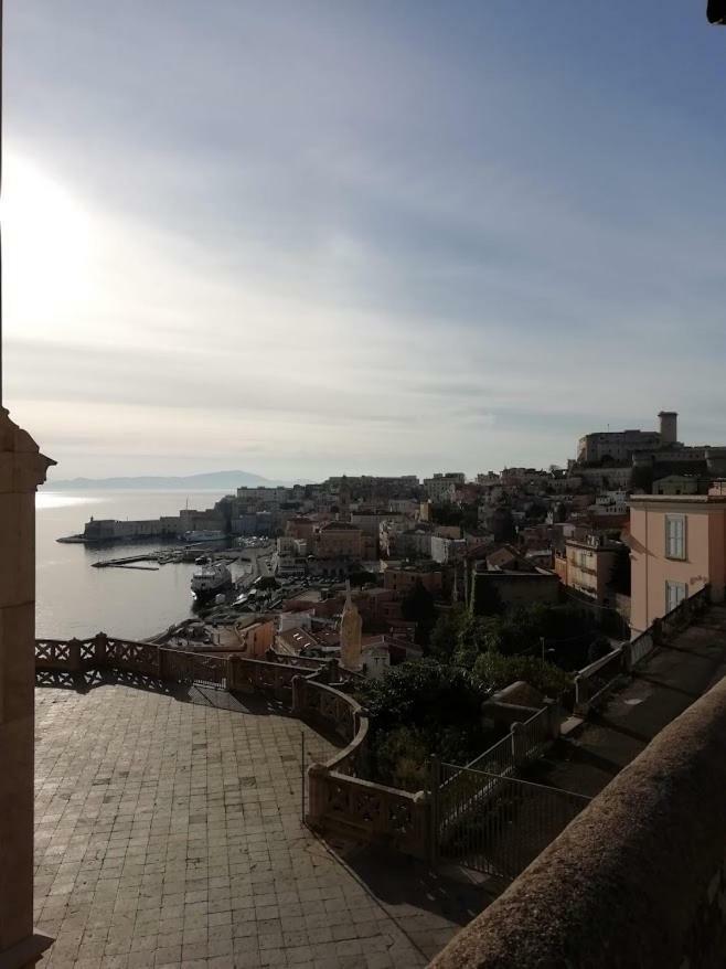 Oltre Il Mare Guest House Gaeta Exterior foto